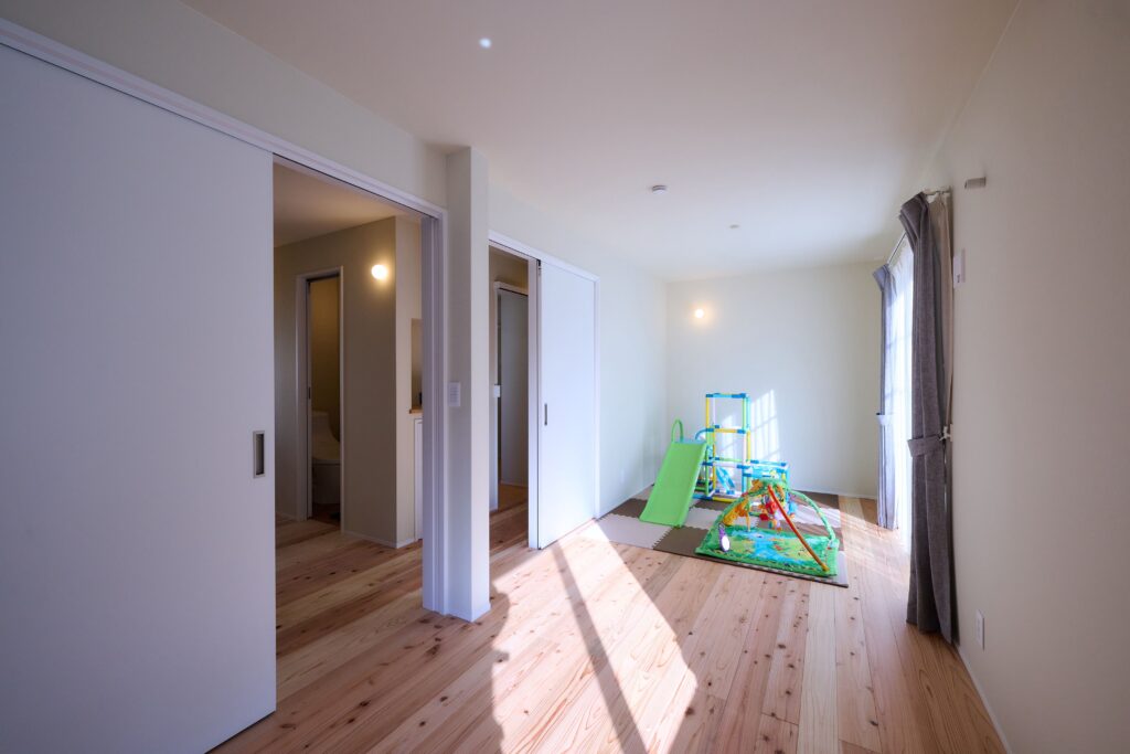 杉無垢床の子供室は、将来独立した部屋に