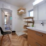 沢山収納できる棚を計画した1階の洗面・ランドリー