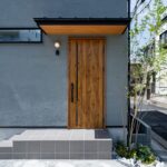 玄関の顔とシンボルツリー