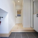 傘掛けを設えた玄関