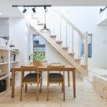 ビタミンカラーをアクセントに、明るく清潔感のある2階トイレ