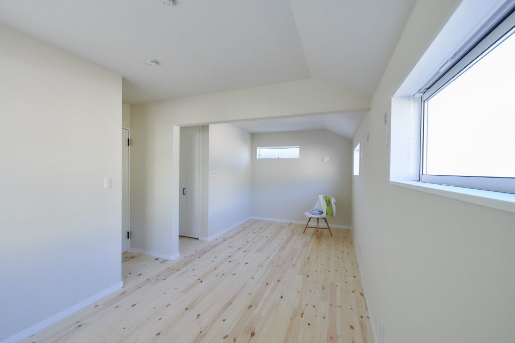 将来2部屋に区切れるように配慮した子供部屋<br />
