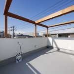 3階のバルコニーは夏には子供用プールを置いたり、お友達を呼んでバーベキューをしたり、家族の遊び場に大活躍!こんなバルコニーがあると、自慢できそうです。