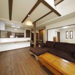 ご近所の方やお友達がよく集まる、対面キッチンがある広々リビング。奥様の美味しいお料理に皆様大満足!!