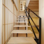 檜の踏板に鉄骨階段