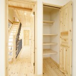 廊下とクローゼットの空間