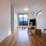 大きなクローゼットを2つ持つ子供部屋 将来は二つの部屋に