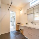 洗う、干す、たたむ、しまう　流れるような家事動線のランドリールーム