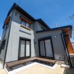 南面の深い軒が夏の強い陽射しを遮蔽 縁側はご家族が集い笑顔で繋がる場所