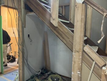 耐震補強、断熱改修、内外装のリノベーション工事⑥（木工事・造作）