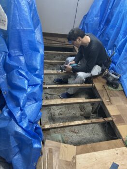 江戸川区　雨漏り床の修繕工事①