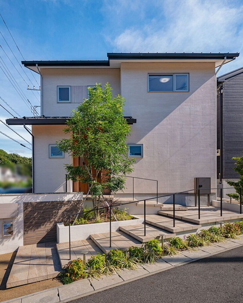 周辺環境に調和した飽きのこない洗練されたデザイン
