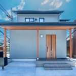 南面の深い軒が夏の強い陽射しを遮蔽 縁側はご家族が集い笑顔で繋がる場所