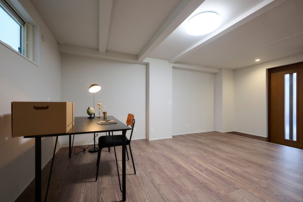 専用の玄関を持つ１階事務所　