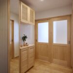 風通しの良いガラリ扉の玄関収納