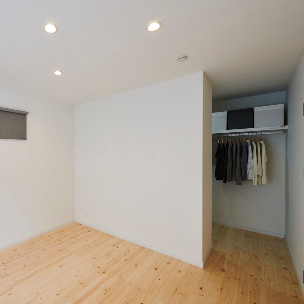 主寝室には大容量のWICを計画しました<br />
